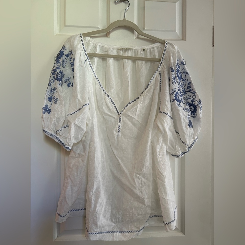 Max Studio White Blouse with Blue Floral Embroidery